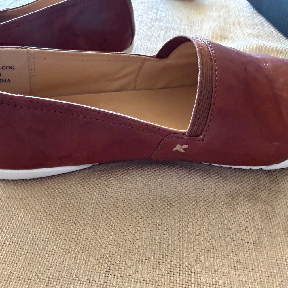 Frye Women's Melanie Slip-On Leather Flats in Chestnut Brown-NIB - Picture 4 of 15